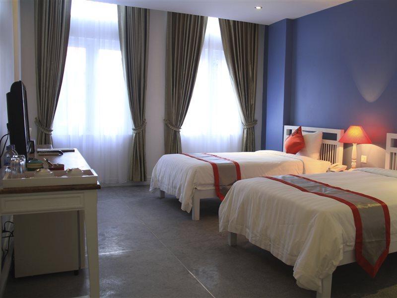 The Frangipani Royal Palace Hotel Phnompen Kültér fotó